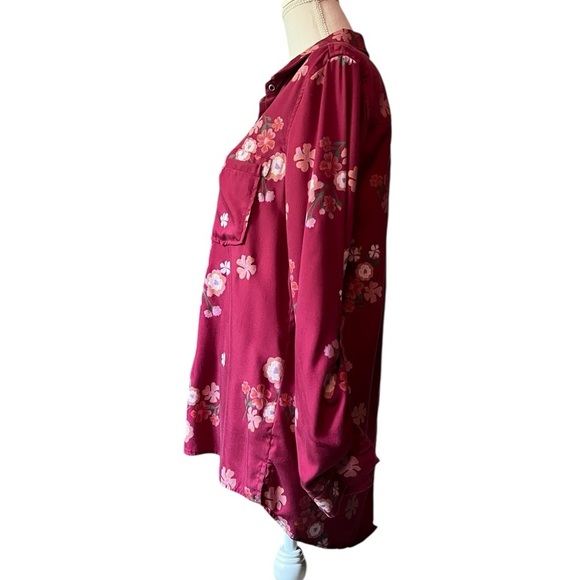 Billy T Women’s Maroon Floral Button Down Shirt Size Medium - Picture 3 of 9